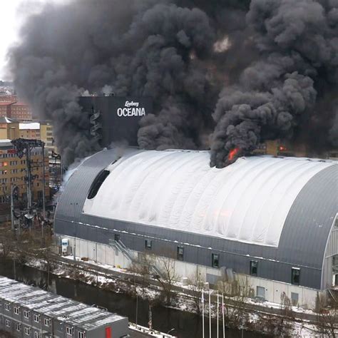 brinner göteborg|tjock svart rök över Göteborg